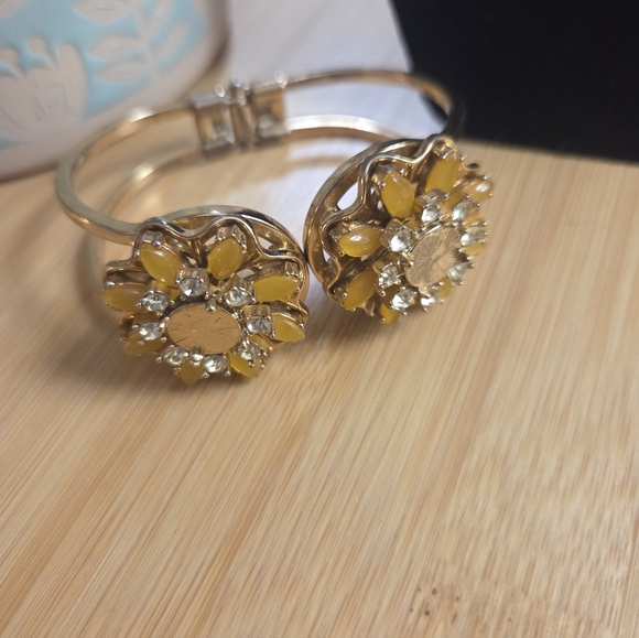 Gold Necklace Jewelry Set - Picture 3 of 8